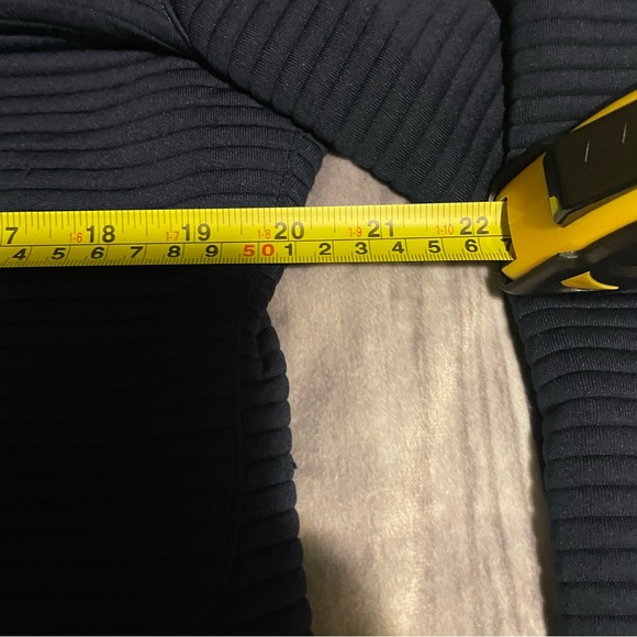 Women’s NFL Los Angeles Chargers Sweater - Picture 6 of 8